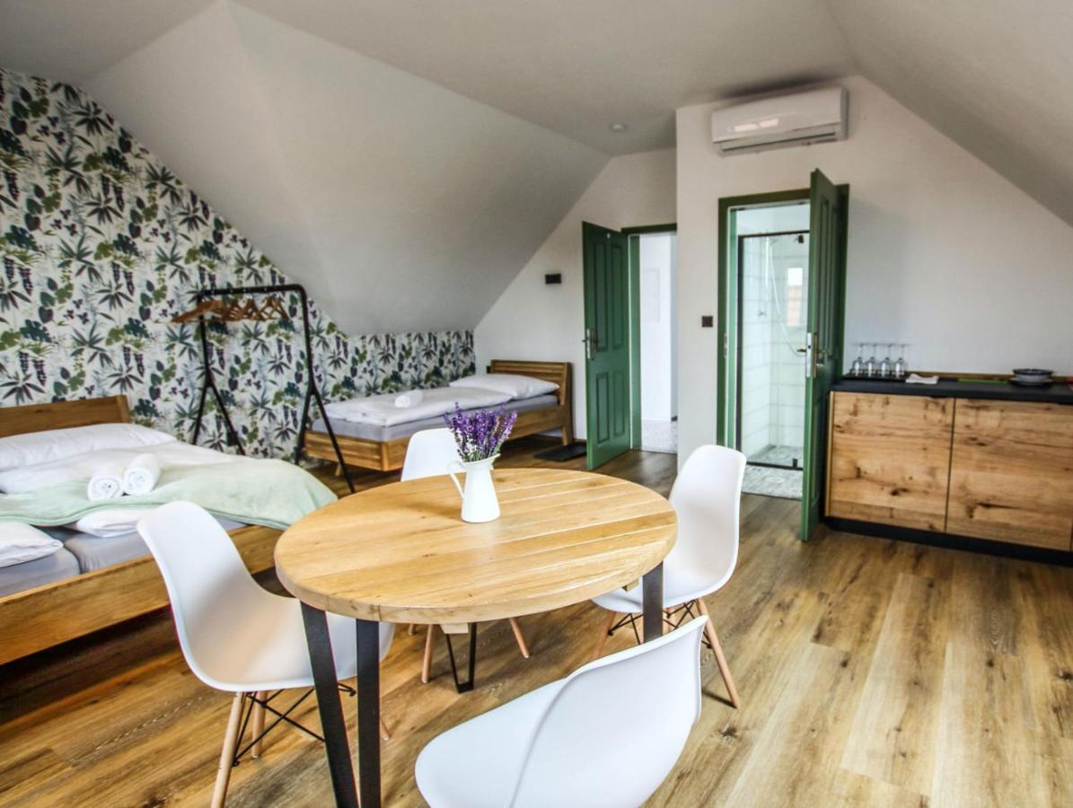 Penzion a bistro Starý kopec Znojmo Esterno foto